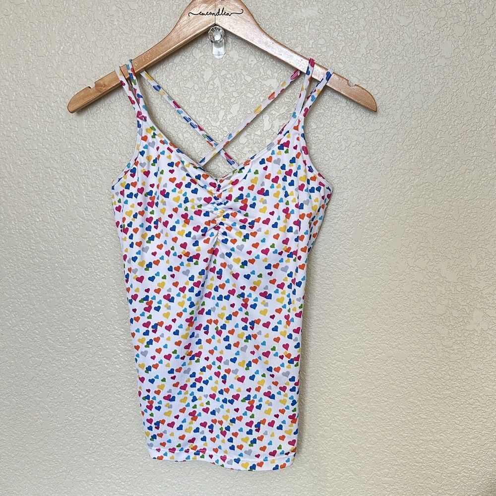 runningskirts.com‎ Run Love Rainbow Heart Activewear Tank Top Back Pocket